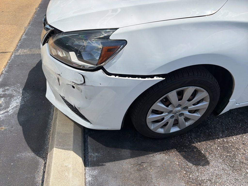 Used 2017 Nissan Sentra S FWD image 2
