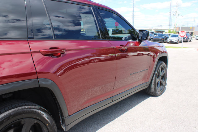 Used 2023 Jeep Grand Cherokee L Laredo AWD/4WD image 46