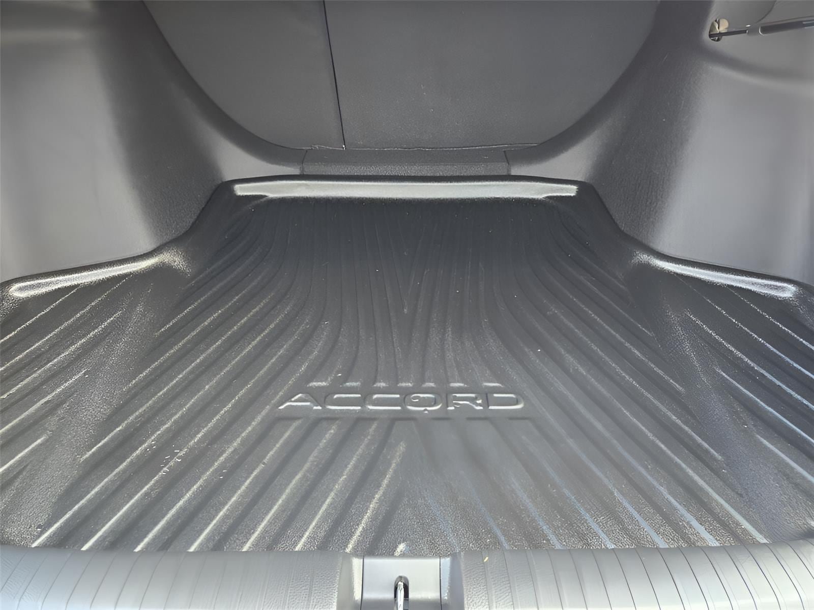 Used 2025 Honda Accord SE image 31
