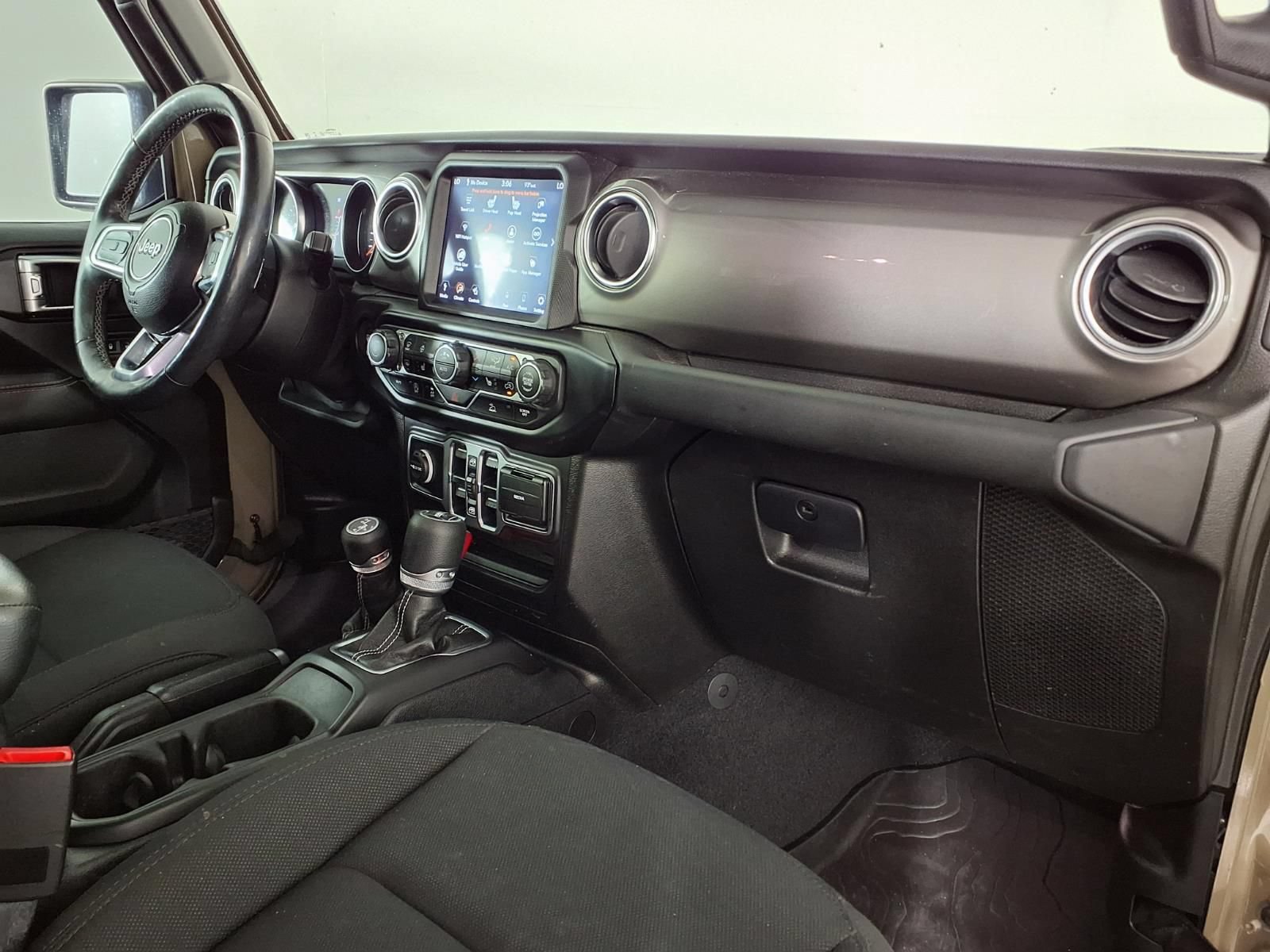 Used 2020 Jeep Gladiator Overland w/ Dual Top Group AWD/4WD image 7