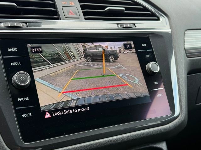 Used 2022 Volkswagen Tiguan SEL R-Line image 31