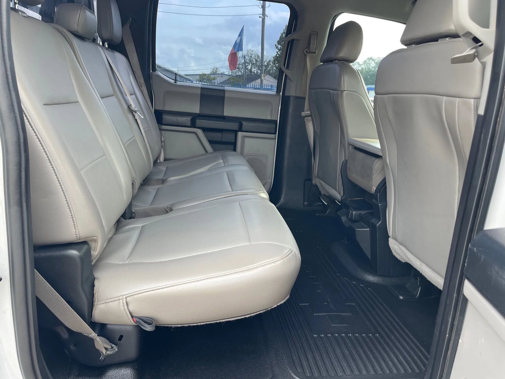 Used 2019 Ford F350 XL w/ Power Equipment Group image 9