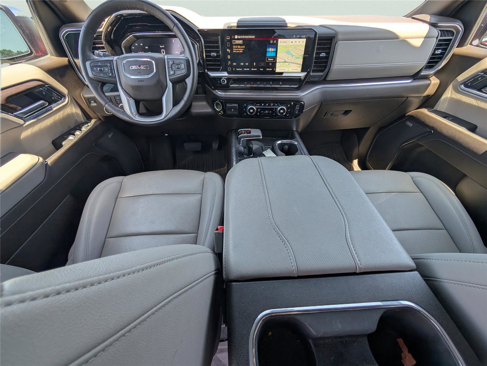 Used 2024 GMC Sierra 1500 SLT w/ SLT Premium Package AWD/4WD image 29