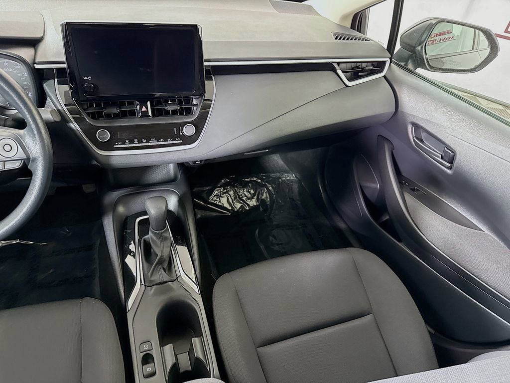 Certified 2025 Toyota Corolla LE FWD image 26