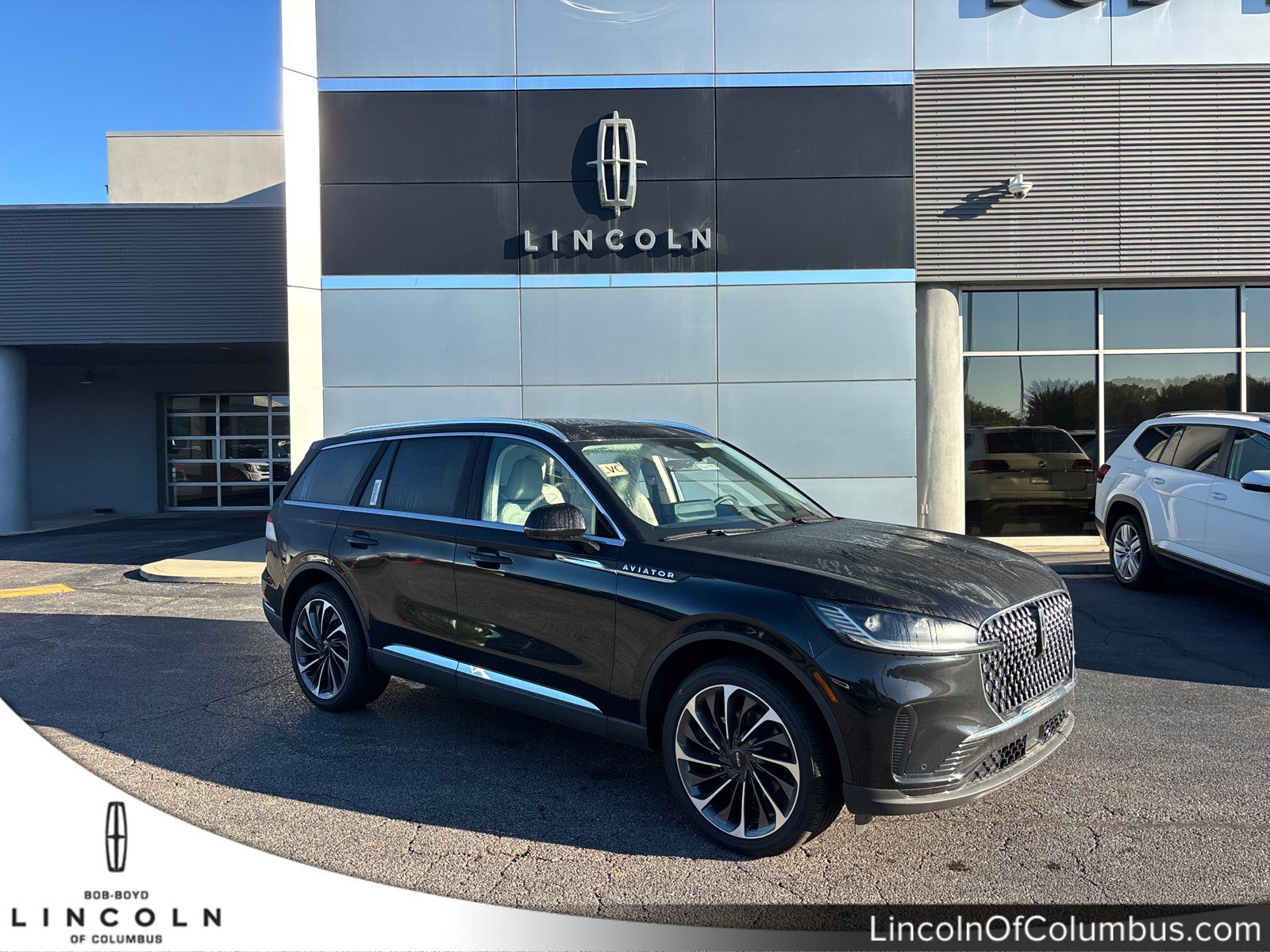 New 2026 Lincoln Aviator Reserve w/ Illumination Package AWD/4WD image 1