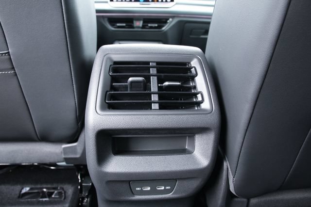 New 2026 Volkswagen Tiguan SE R-Line FWD image 25