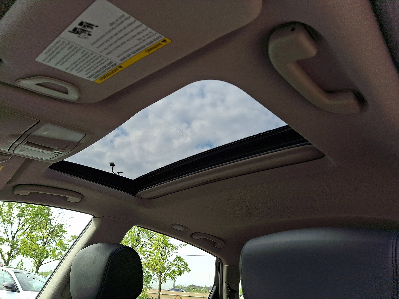 Used 2016 INFINITI QX50 AWD w/ Deluxe Touring Package image 14