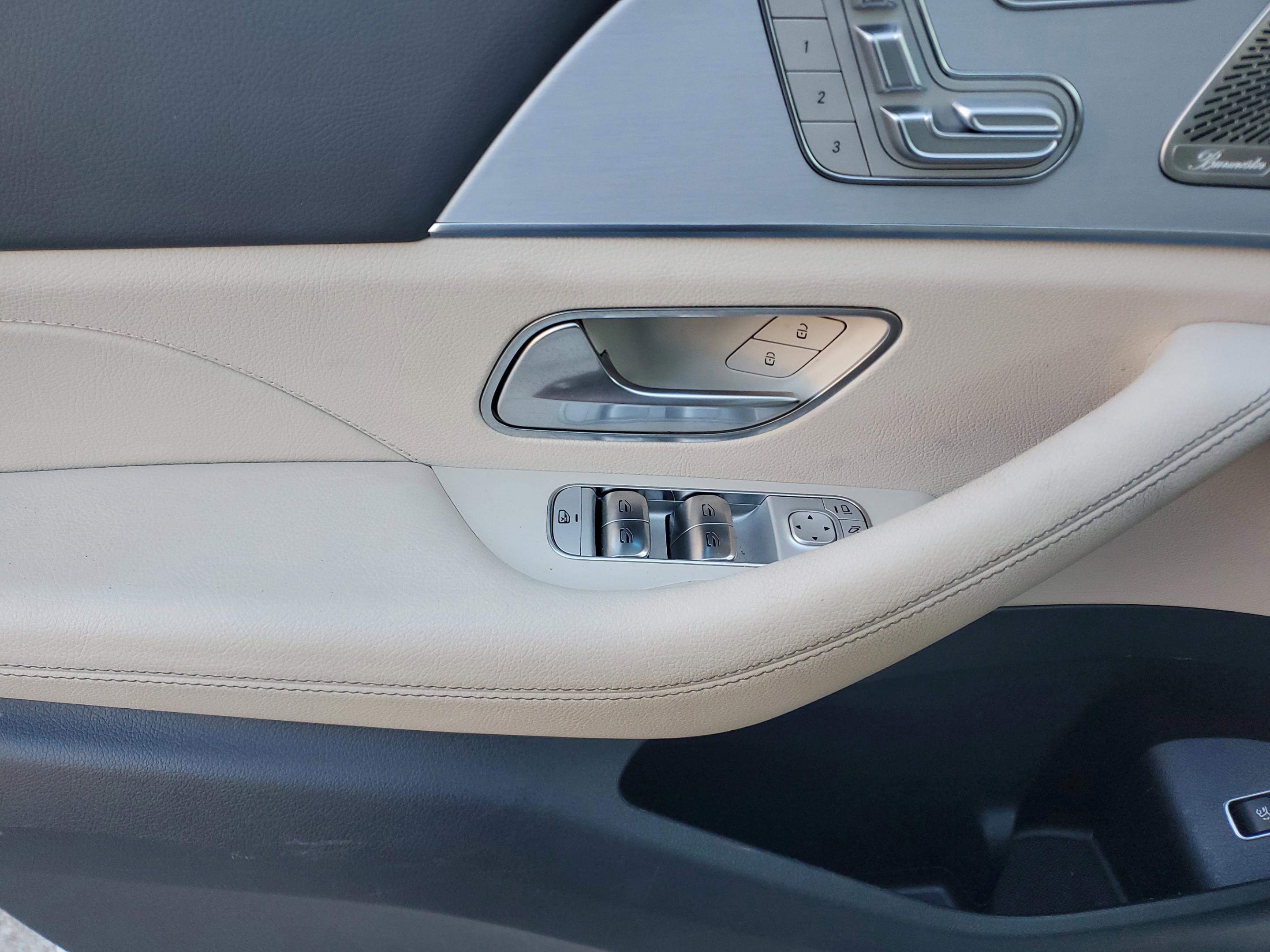 Used 2025 Mercedes-Benz GLE 350 4MATIC image 19