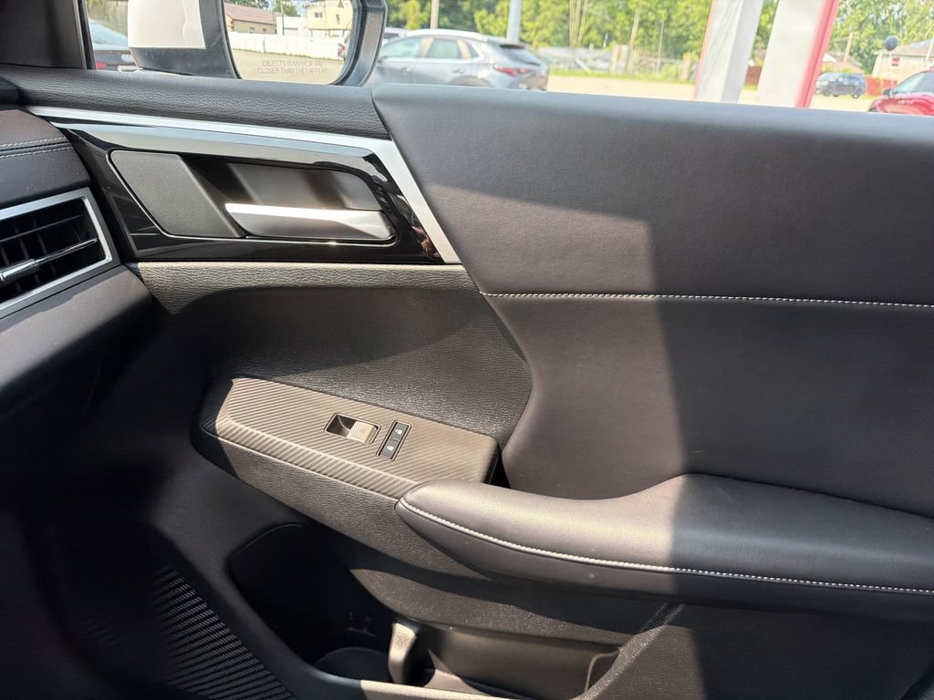 Used 2024 Mitsubishi Outlander SE AWD/4WD image 26