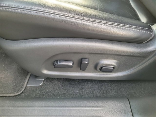 Used 2018 Nissan Pathfinder SL image 17