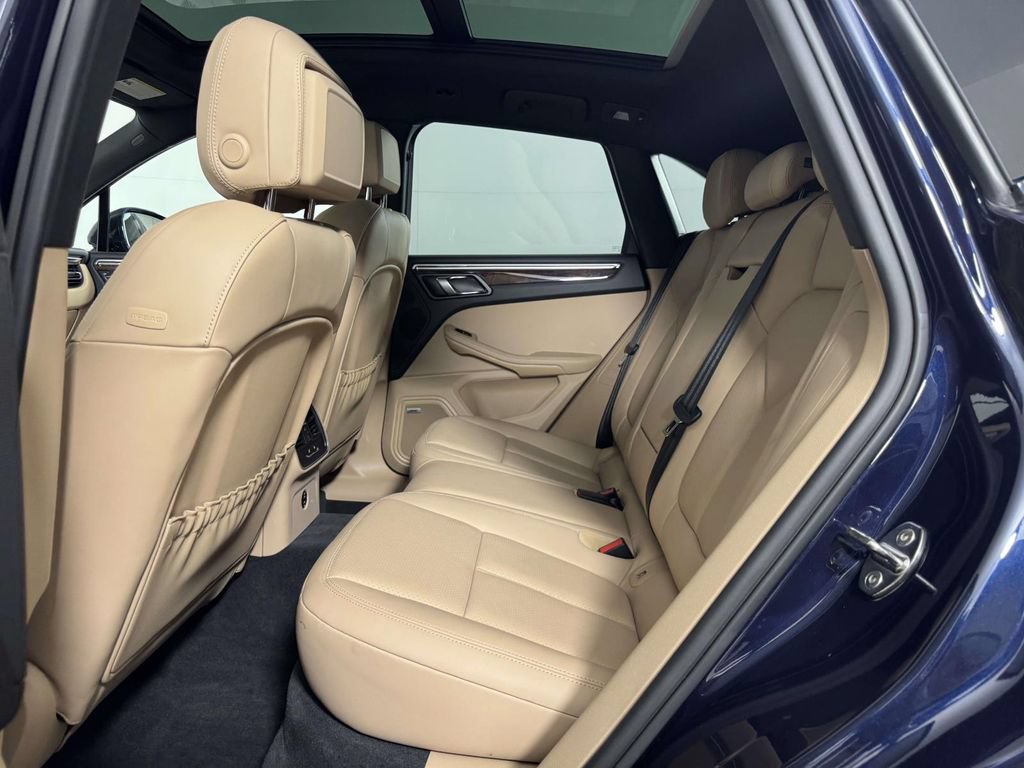 Used 2022 Porsche Macan S AWD/4WD image 34