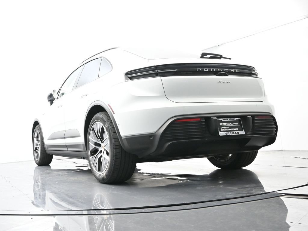 Certified 2025 Porsche Macan Electric image 49
