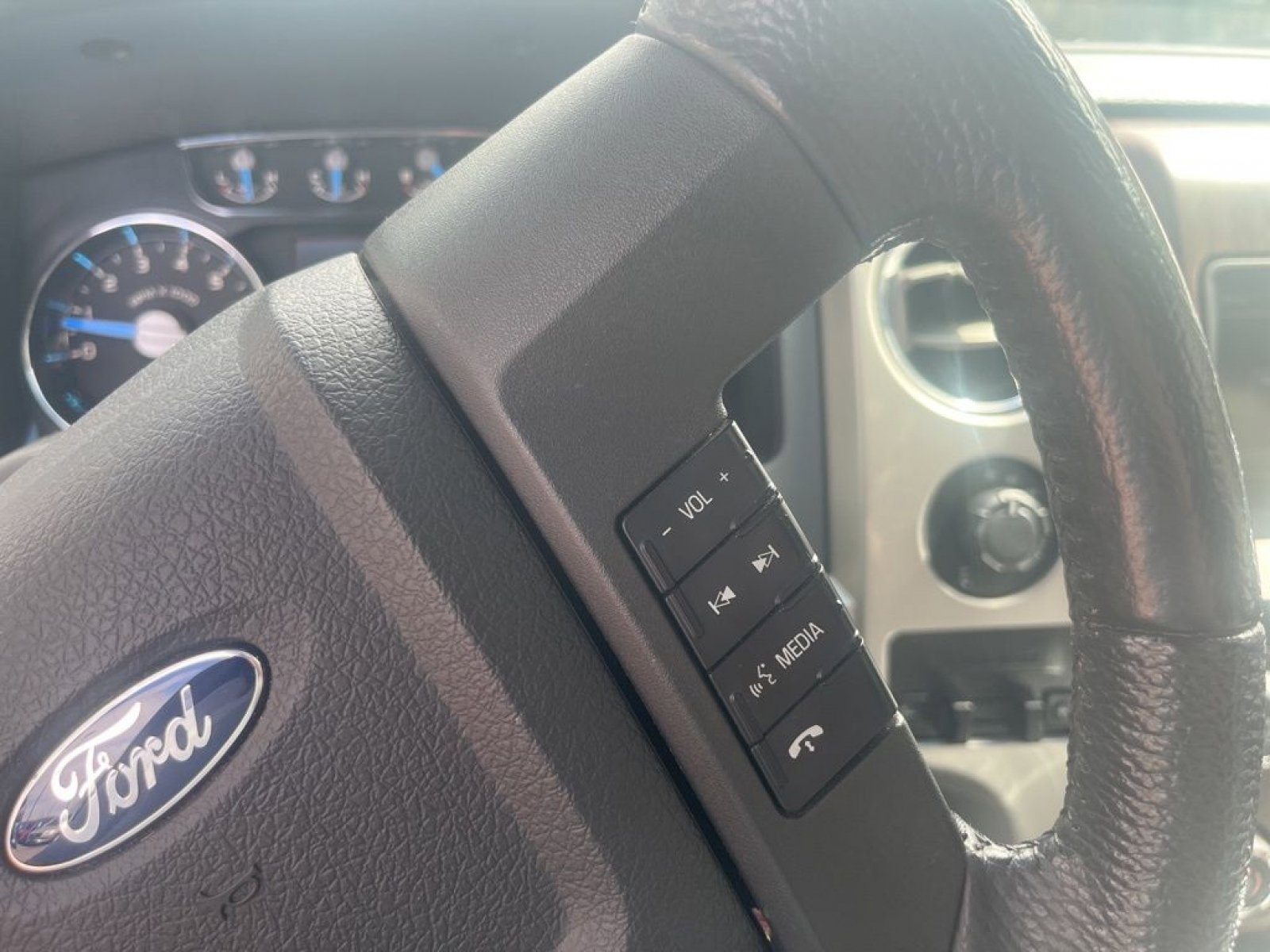 Used 2014 Ford F150 Lariat w/ Equipment Group 502A Luxury image 16