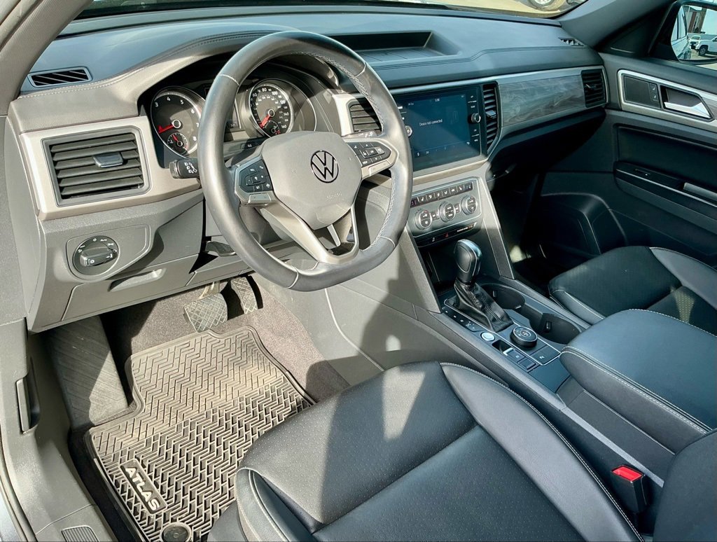 Used 2020 Volkswagen Atlas Cross Sport SE w/ Towing Package image 37