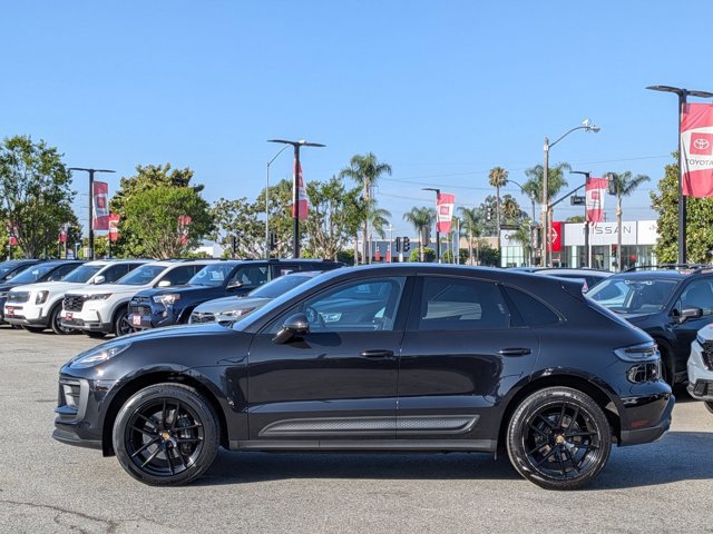 Used 2022 Porsche Macan AWD/4WD image 9