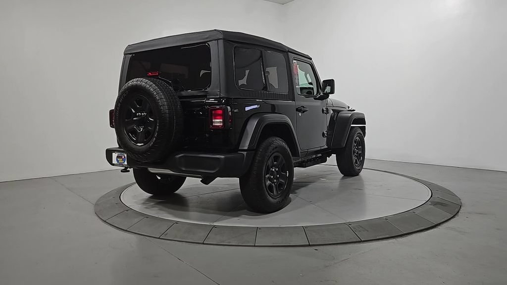 Used 2026 Jeep Wrangler Sport AWD/4WD image 5