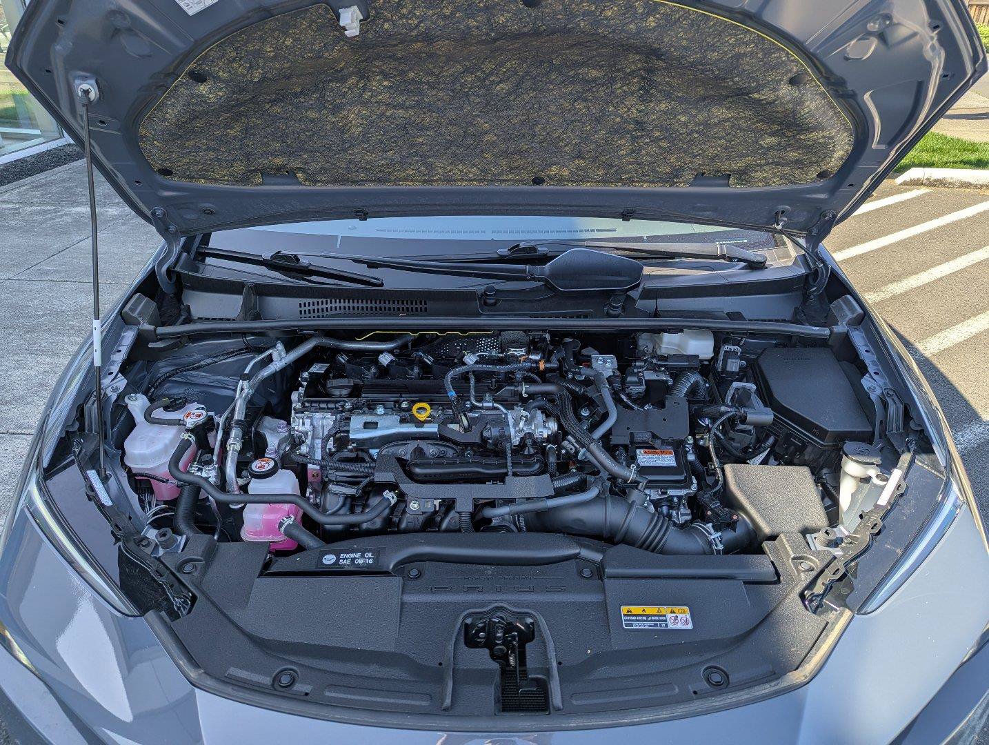 Used 2025 Toyota Prius LE FWD image 32