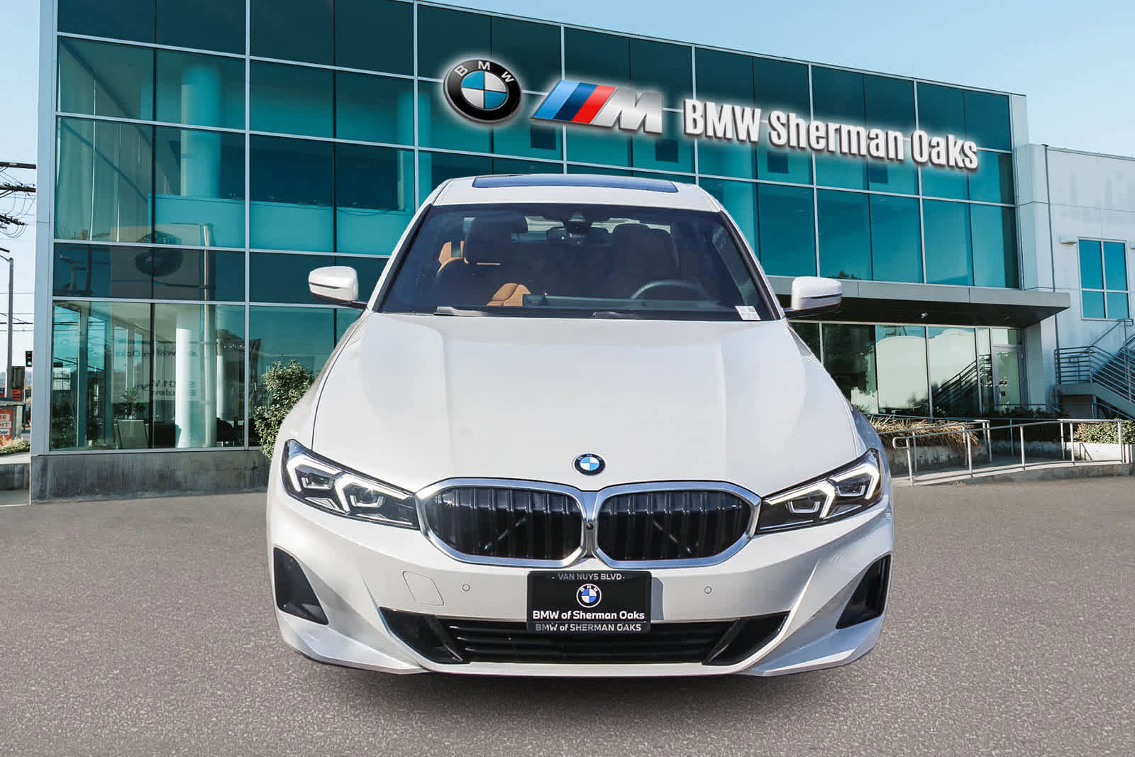 Used 2025 BMW 330i Sedan image 2