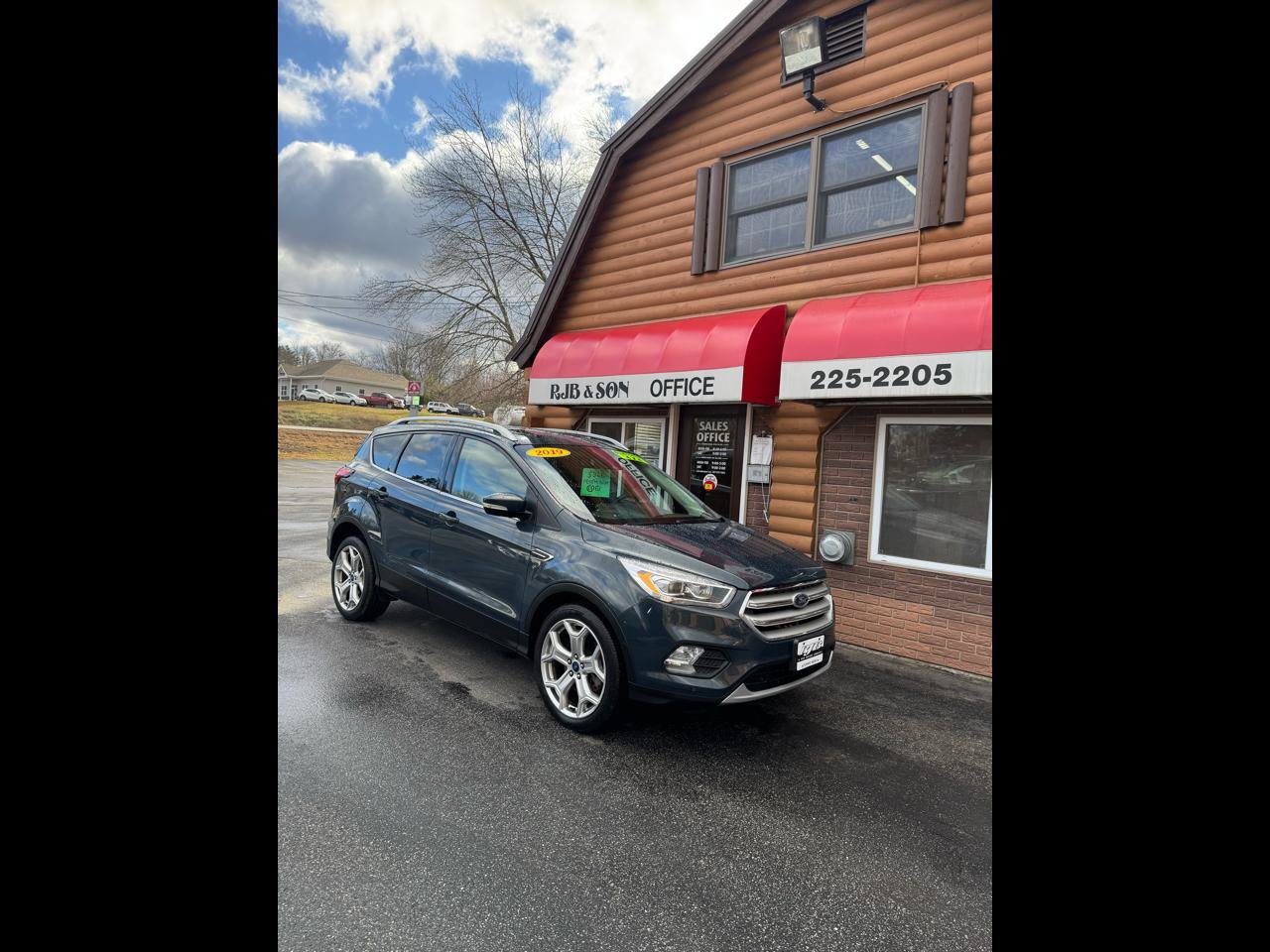 Used 2019 Ford Escape Titanium AWD/4WD image 1