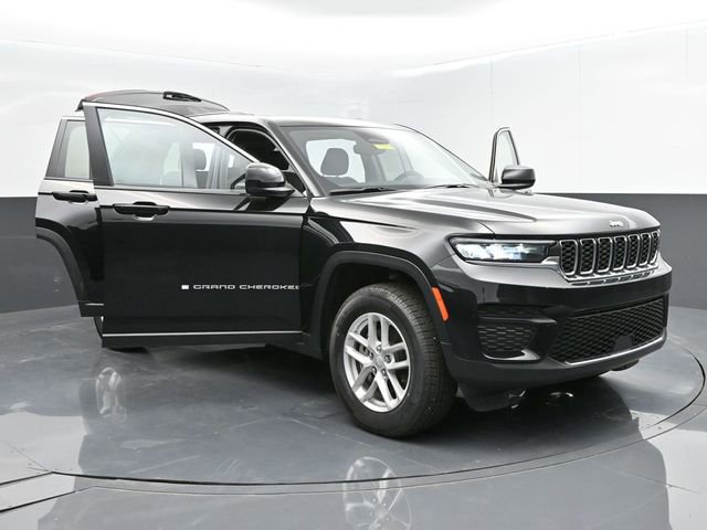 Used 2024 Jeep Grand Cherokee Laredo X image 55