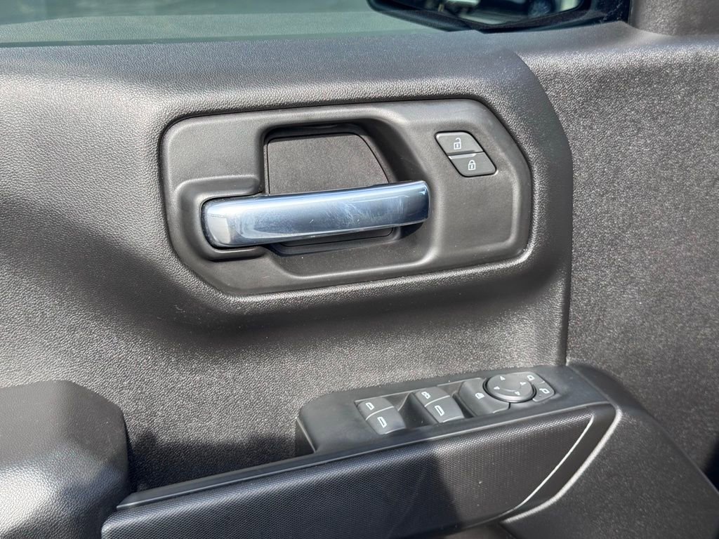 Used 2023 Chevrolet Silverado 1500 Custom image 13