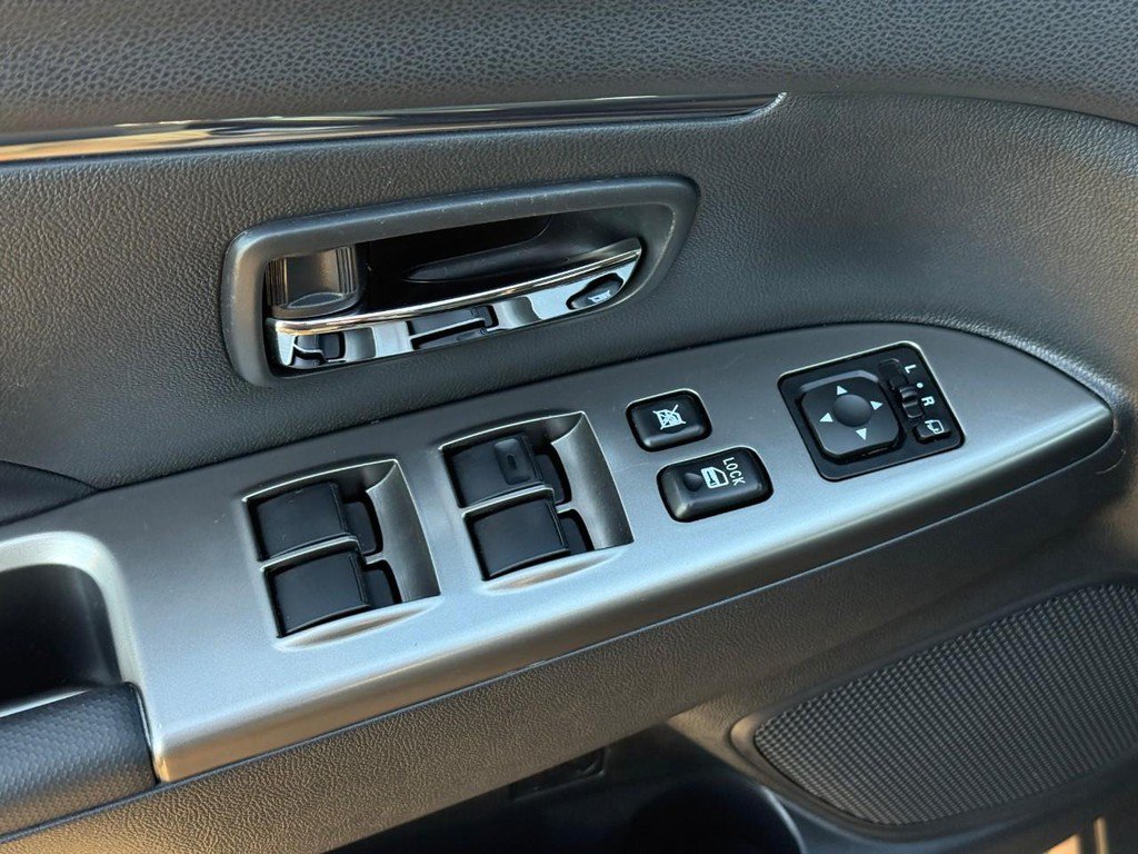 Used 2025 Mitsubishi Outlander Sport AWD image 18