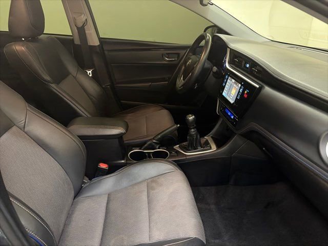 Used 2018 Toyota Corolla SE image 34