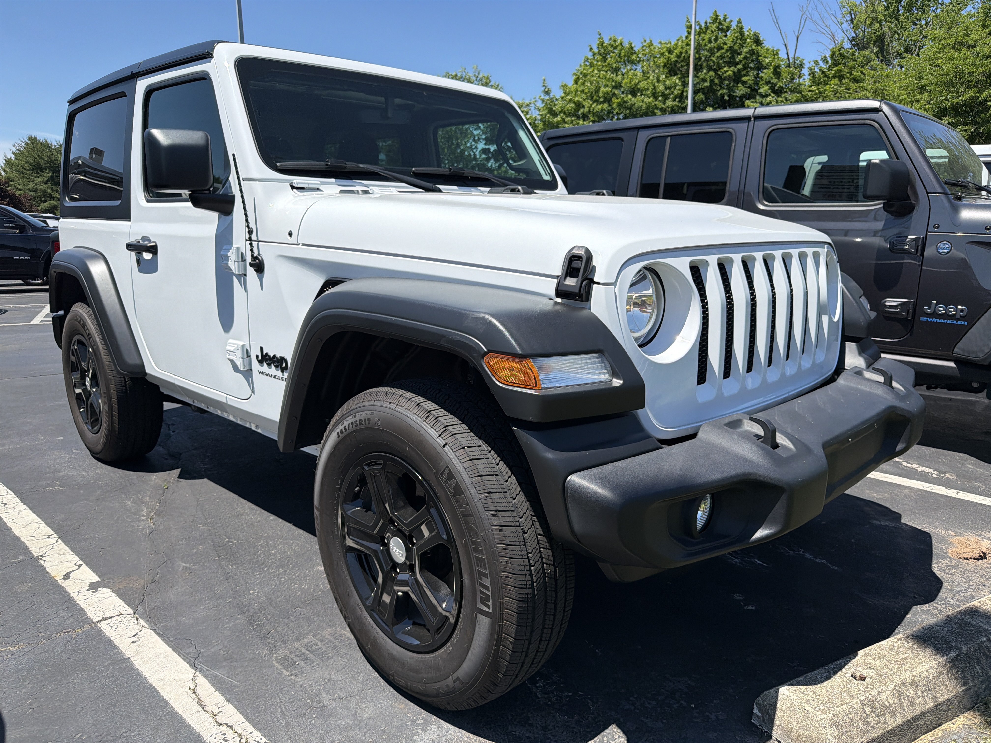 Used 2022 Jeep Wrangler Sport AWD/4WD video 1