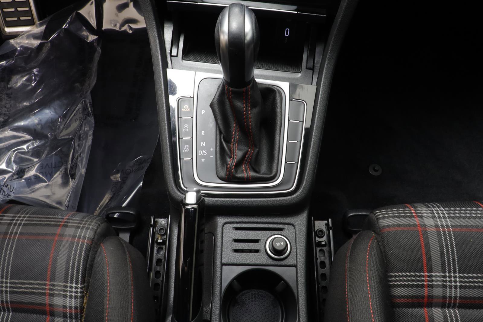 Used 2021 Volkswagen GTI S image 12