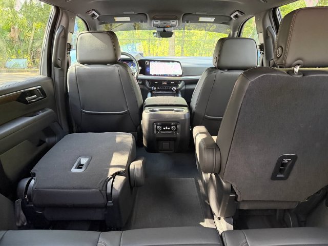 Used 2025 Chevrolet Tahoe High Country RWD image 8