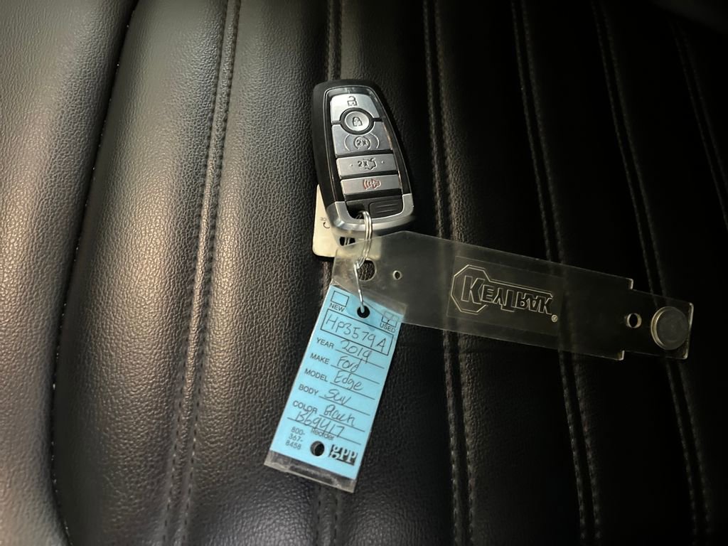 Used 2019 Ford Edge SEL w/ Equipment Group 201A AWD/4WD image 82