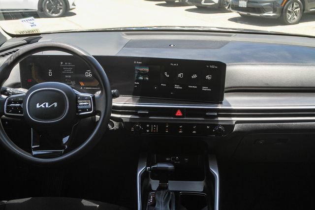 Certified 2024 Kia Sorento LX FWD image 13