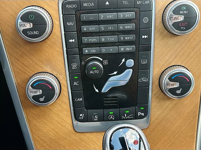 Used 2017 Volvo XC60 T5 Inscription w/ Advanced Package AWD/4WD image 17