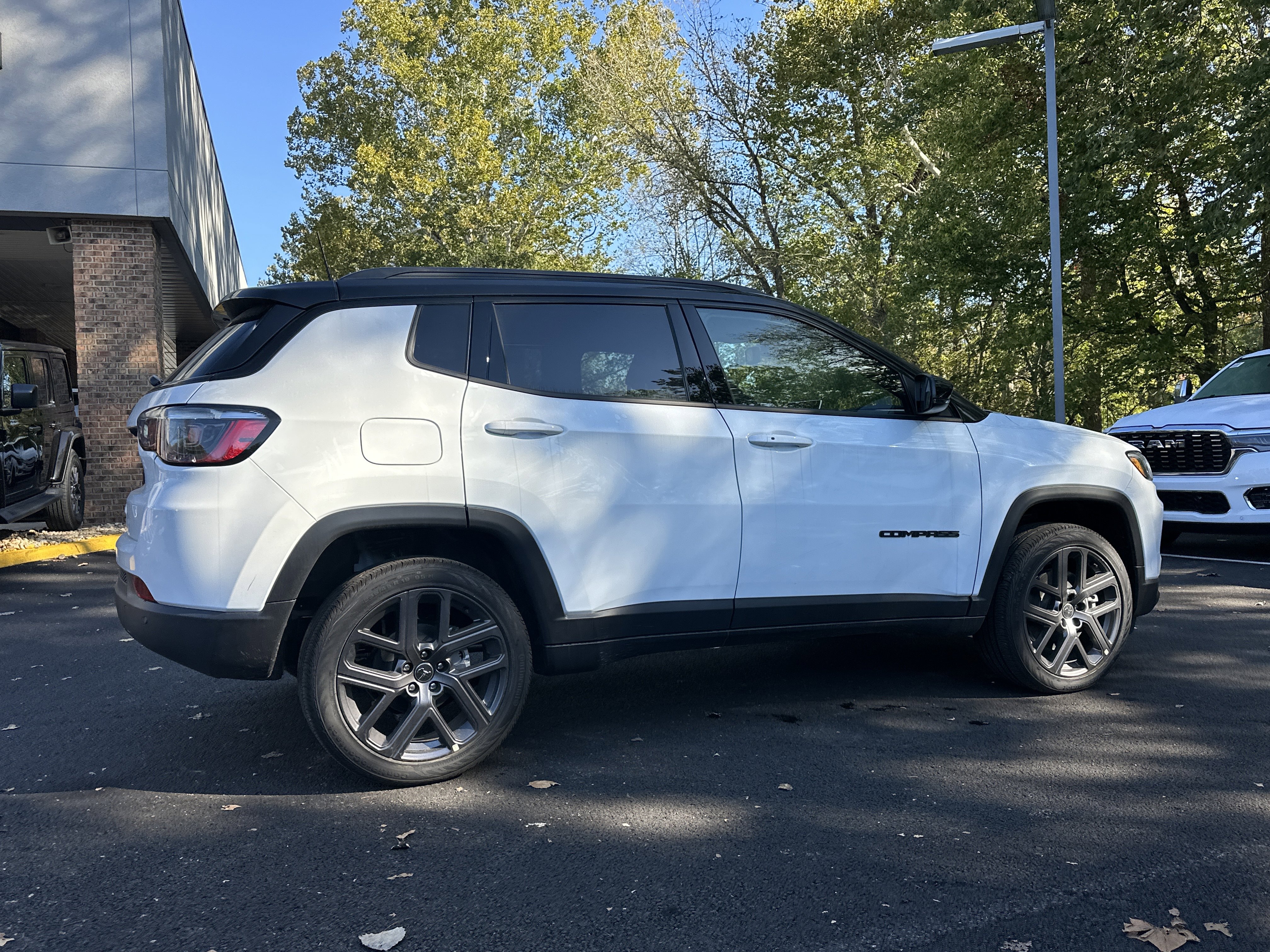 New 2026 Jeep Compass Limited image 18