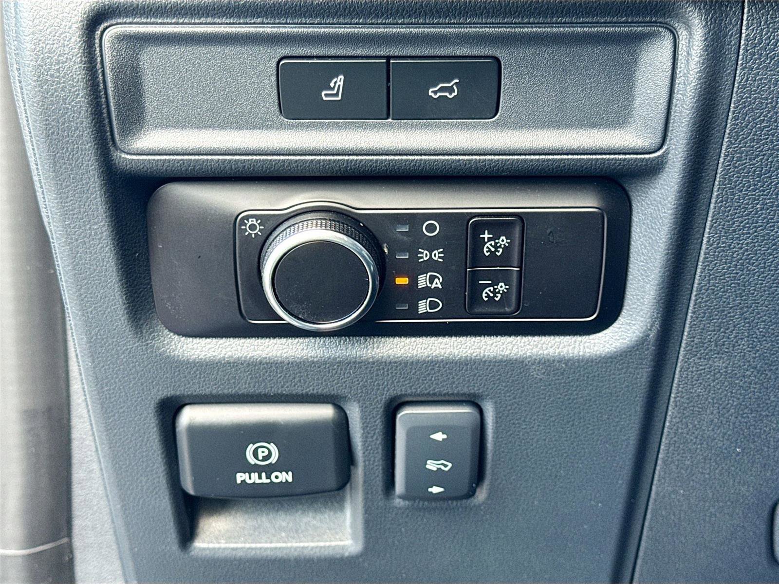 Used 2023 Ford Expedition Max XLT image 10