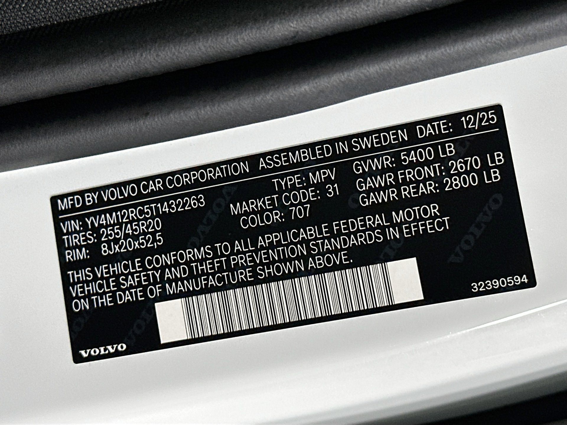 New 2026 Volvo XC60 B5 Plus w/ Protection Package Premier AWD/4WD image 33