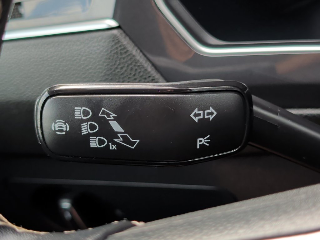 Used 2024 Volkswagen Tiguan SE AWD/4WD image 46