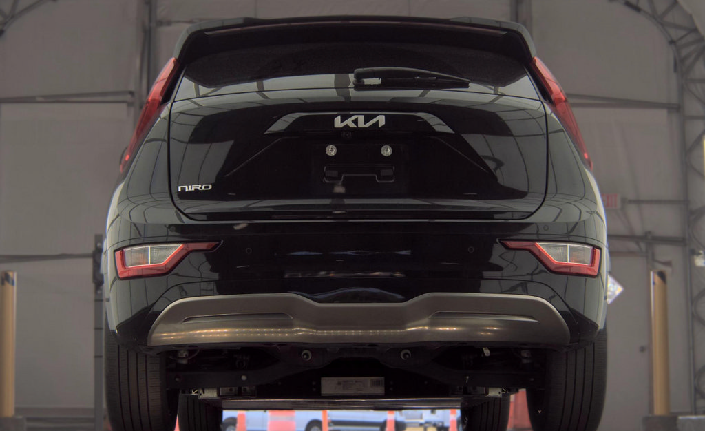 Certified 2023 Kia Niro Wind w/ Wind Preserve Package FWD image 7