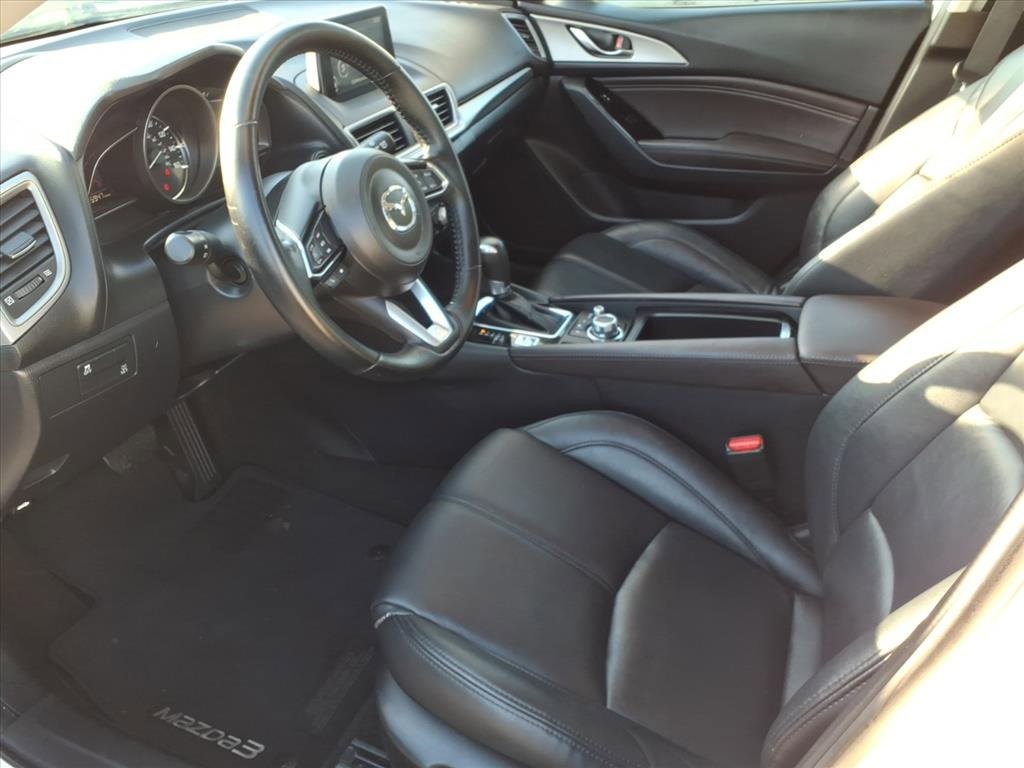 Used 2018 MAZDA MAZDA3 Touring image 13