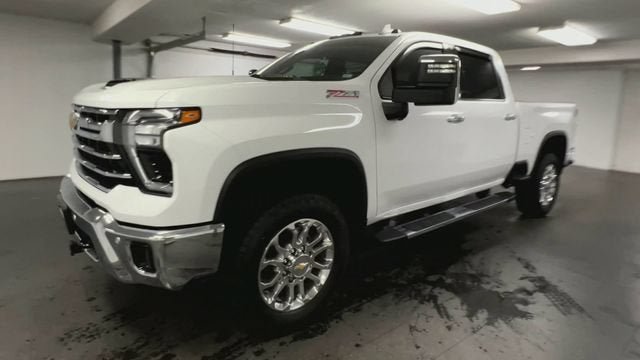 Certified 2025 Chevrolet Silverado 2500 LTZ w/ LTZ Convenience Package AWD/4WD image 4