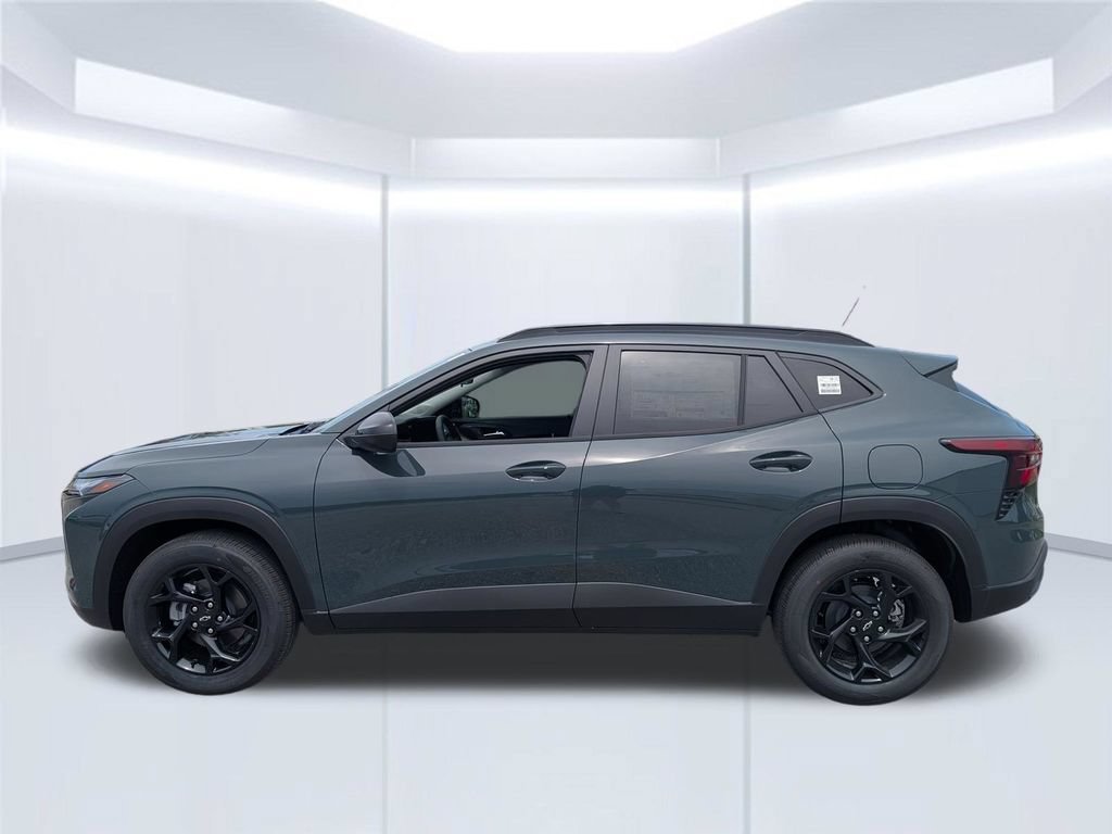 New 2026 Chevrolet Trax LT w/ Sunroof Package FWD video 2