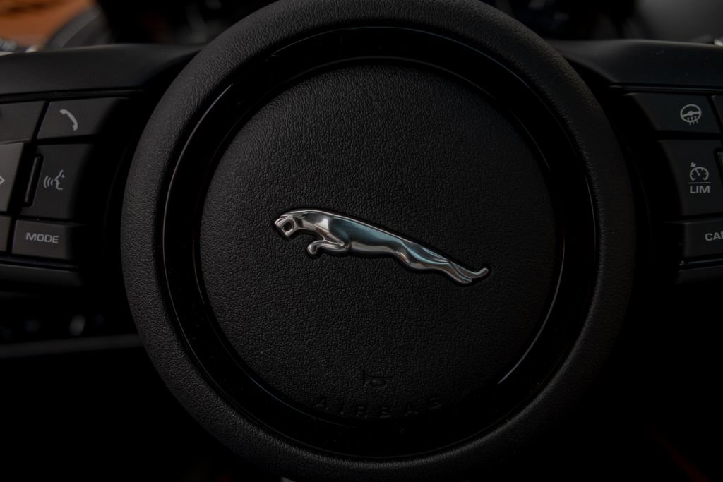 Used 2024 Jaguar F-TYPE R AWD/4WD image 30