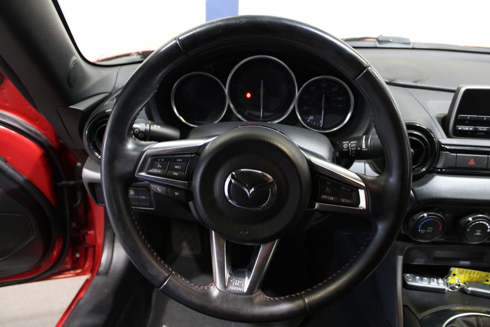 Used 2016 MAZDA MX-5 Miata Sport image 26