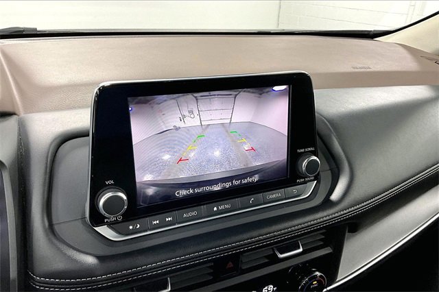 Used 2023 Nissan Rogue SV image 14