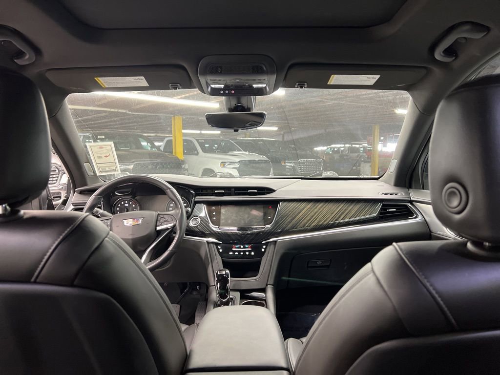 Used 2023 Cadillac XT6 Premium Luxury w/ Technology Package image 16