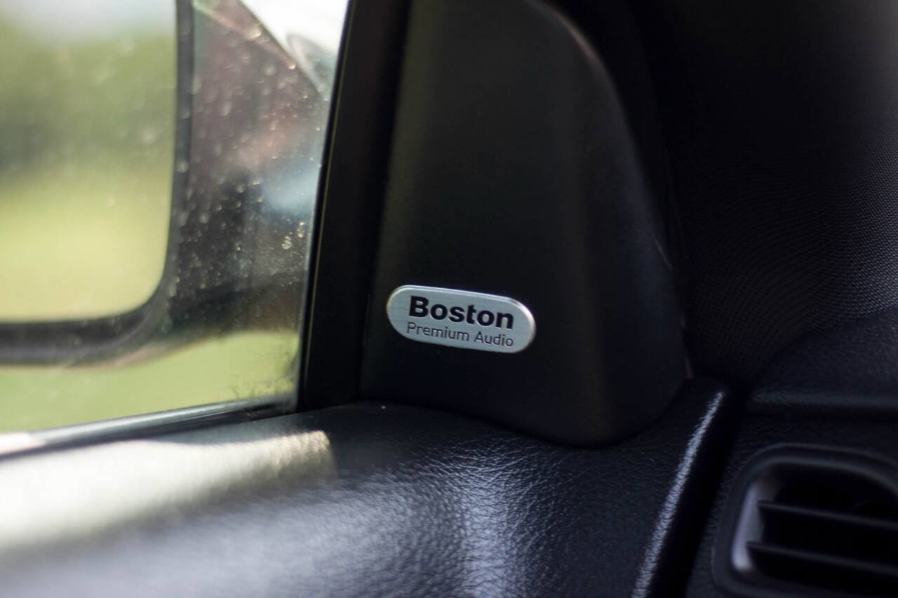 Used 2012 Chrysler 200 Limited image 22