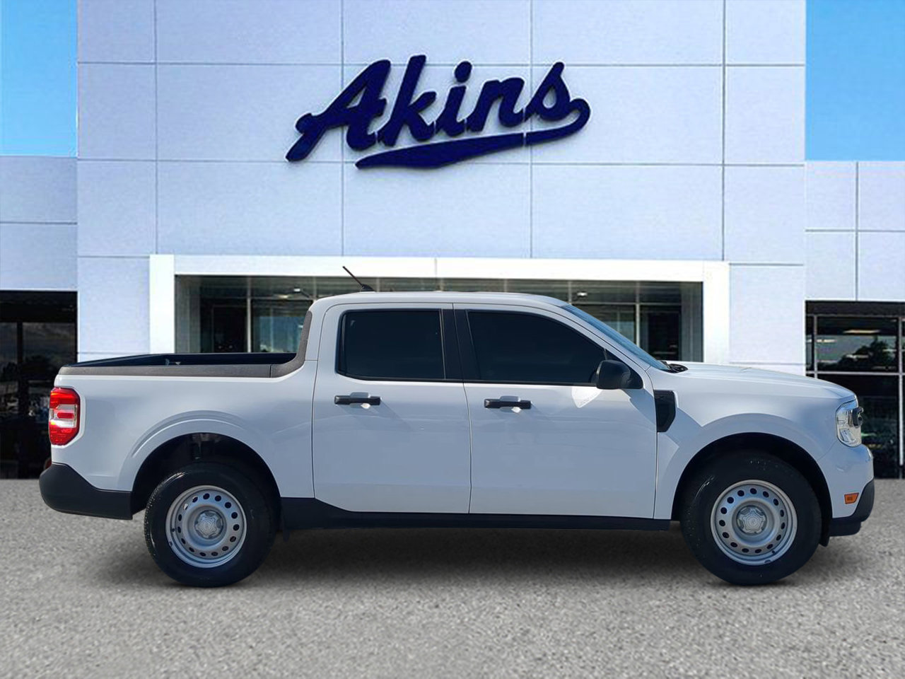 Certified 2024 Ford Maverick XL FWD image 1