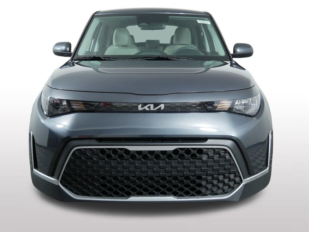 Certified 2025 Kia Soul LX image 3