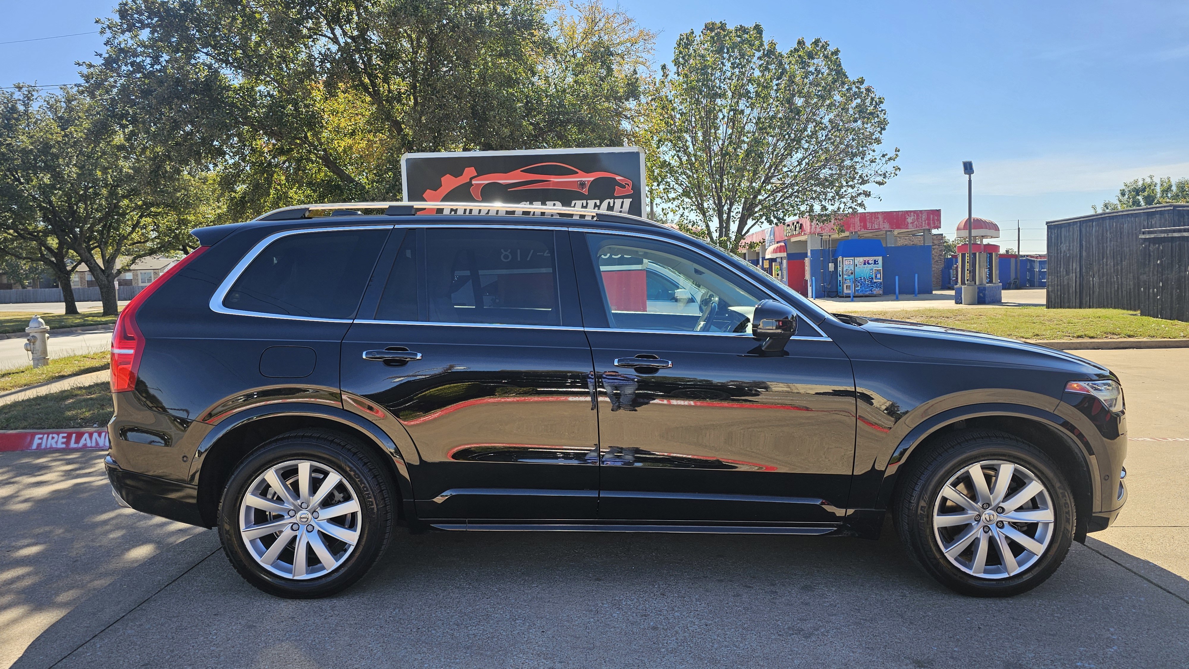 Used 2017 Volvo XC90 T6 Momentum w/ Vision Package image 7