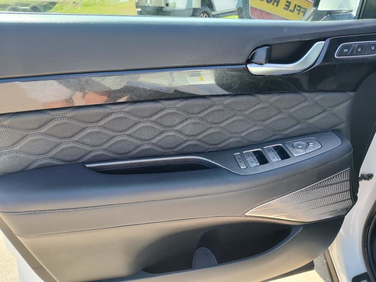 Used 2021 Hyundai Palisade Calligraphy image 16